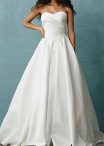 Strapless off white wedding gown bridal dress
